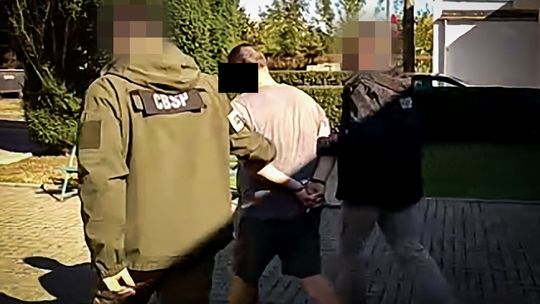 Upozorował swoją śmierć, żeby wyłudzić 26 mln zł od ubezpieczycieli. Wpadł na granicy [wideo]