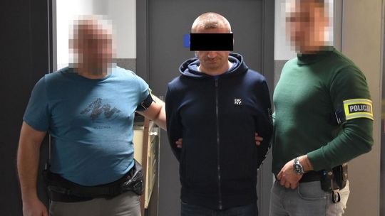 Uprawiał w lesie, suszył na strychu. Aż w końcu przyszła policja