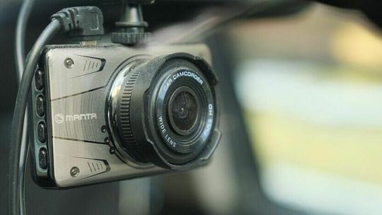 Uprzejmie donoszę. Kierowcy coraz częściej nagrywają piratów drogowych 