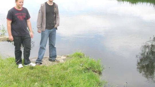 Uratowali mężczyznę tonącego w Krznie