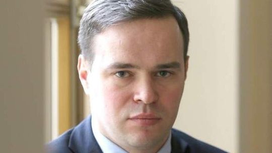 Urlopy Komorskiego w czasie kampanii Żuka. Miasto się nie tłumaczy