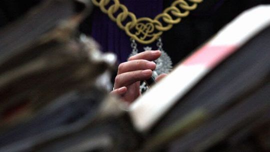 Urodziła dziecko i schowała w torbie za łóżkiem. Prokuratura nie ma wątpliwości  