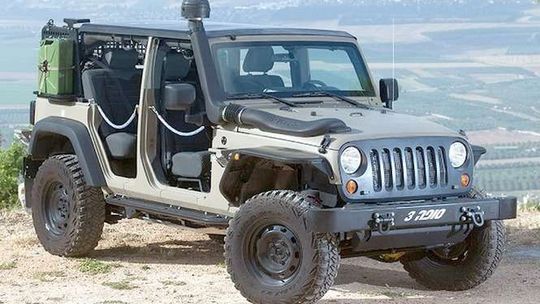 Ursus dla polskiego wojska? Lubelska fabryka chce montować terenówki dla armii