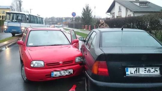 Urszulin: zderzyły się dwa samochody. "Nissan jechał od lewej do prawej"