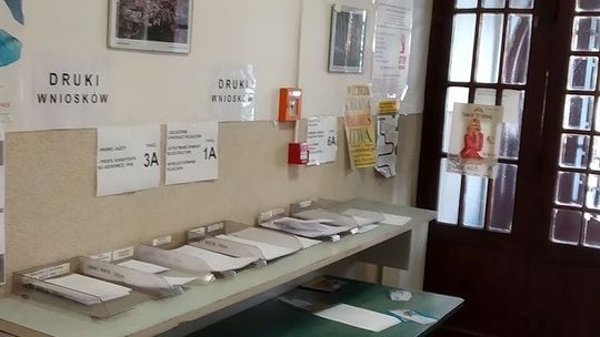 Urząd Miasta w Chełmie zmienia godziny pracy, ale nie otwiera się dla mieszkańców