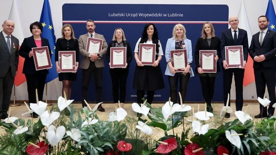 Urząd Wojewódzki świętuje jubileusz, wojewoda nagradza pracowników