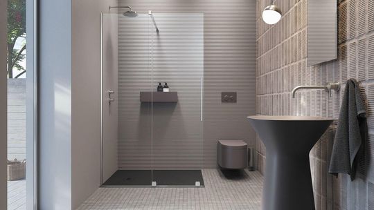 Urządzanie łazienki. Przesuwne drzwi pod prysznicem