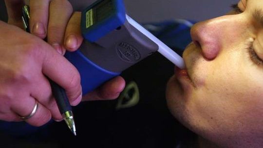 Urzędnicy chcą kupić alkomaty. Żeby każdy mógł się przebadać