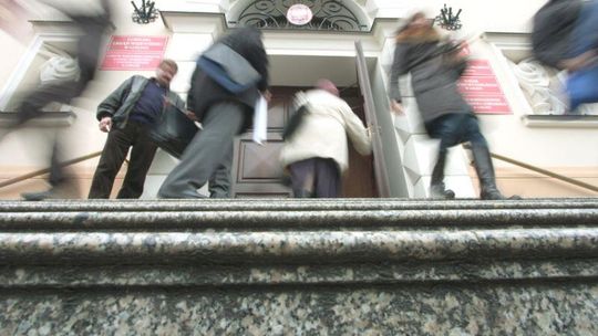 Urzędnicy marszałka mogą pracować w domu