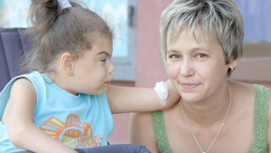 Urzędnicy nie chcą pomóc chorej 15-latce. \"Nie ma pieniędzy\"
