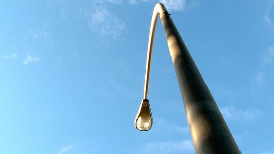 Urzędnicy oszczędzają. Na ulicach jest ciemniej