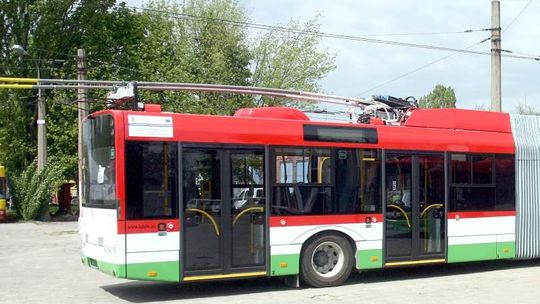 Urzędnicy zaplątani w trakcję