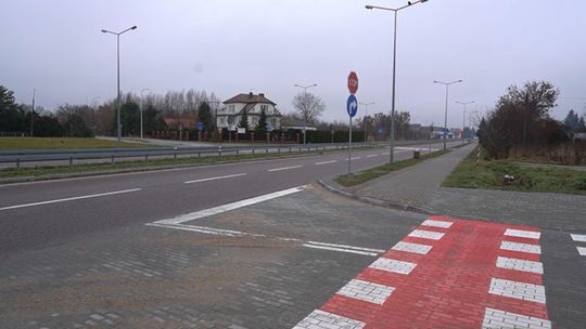 Urzędnik nie dogadał się z urzędnikiem. Miał być zjazd na małą obwodnicę, a są barierki 