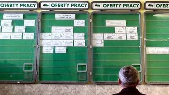 Urzędy pracy: Bezrobocie spada, jest więcej ofert pracy