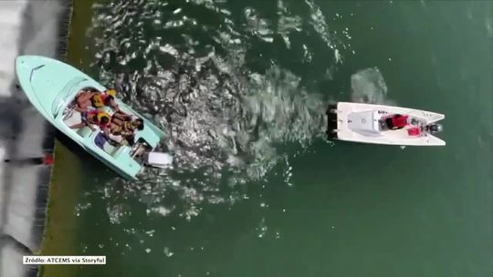 USA. Motorówka zawisła na krawędzi tamy. W środku były cztery kobiety