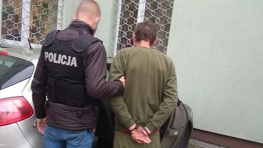 Usiłowanie zabójstwa w Białej Podlaskiej. Ugodzony nożem wbiegł do sklepu