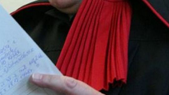 Usłyszała zarzut zabójstwa męża. Zmarł po przywiązaniu do kaloryfera?