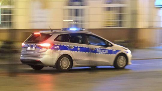 Usterka w aucie, amfetamina w mieszkaniu. Wpadka 19-letniego dilera 