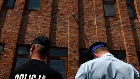 Ustrzesz: 14-latek ukradł ciągnik, ukrył go w oborniku