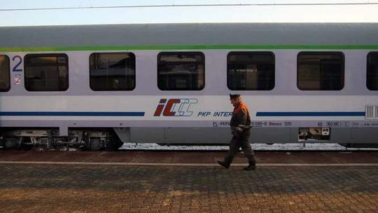 Utknąłeś w pociągu? Dostaniesz odszkodowanie