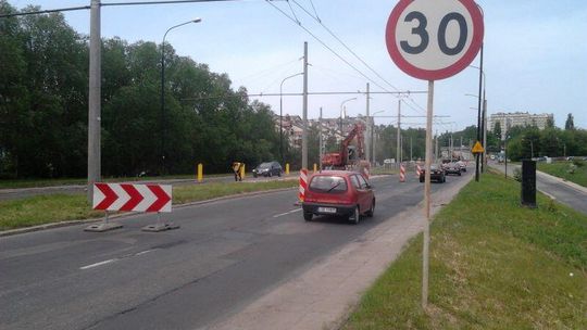 Utrudnienia na Armii Krajowej. Zamknięte pasy ruchu