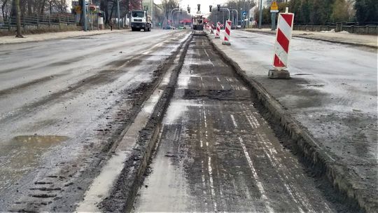 Utrudnienia po zamknięciu ul. Fabrycznej w Lublinie. Wielu kierowców stwarza zagrożenie dla pieszych