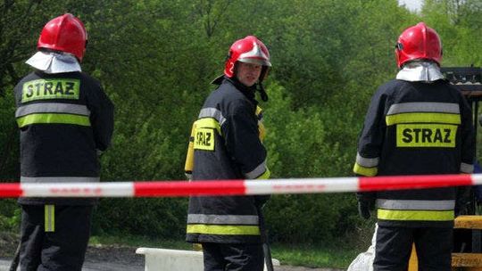 Utrudnienia w ruchu na obwodnicy Lublina. Wyciek oleju napędowego z ciężarówki