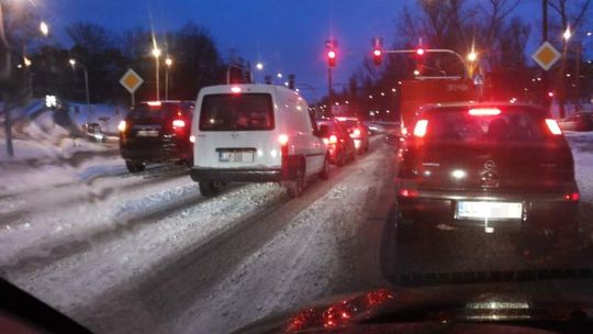 Uwaga kierowcy, trudne warunki na drogach