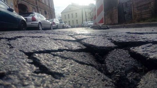 Uwaga kierowcy! Zapada się część jezdni ul. Probostwo w Lublinie
