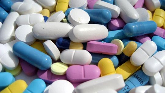 Uwaga na antybiotyki z Internetu. Mogą być szkodliwe dla zdrowia