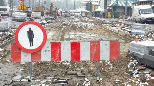 Uwaga na drogowe niespodzianki. Zamkną fragment al. Kraśnickiej, trudny przejazd przez al. Tysiąclecia