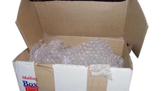 Uwaga na oszustów: Mężczyzna na aukcji kupił skradziony telefon komórkowy