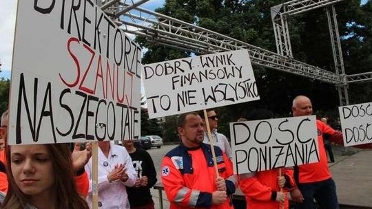 "Uważamy że sprawę zamieciono pod dywan". Załoga pogotowia z zażaleniem na umorzenie śledztwa