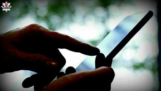 Uwierzyła, że odwiedzi ją lekarz z Hiszpanii. Straciła blisko 100 tys. złotych.