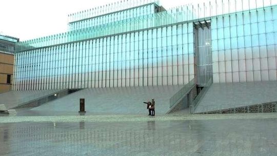Uziemieni po koncercie w CSK. Czekali w nocy na przyjazd parkingowego