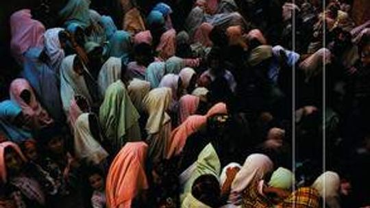 V.S. Naipaul \"Poza wiarą\"