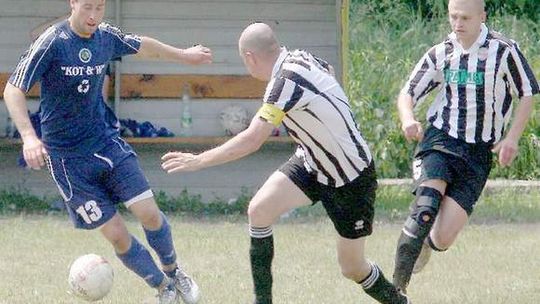 Victoria – Ostoja Skierbieszów 0:3. Wielki powrót Dariusza Kmiecika