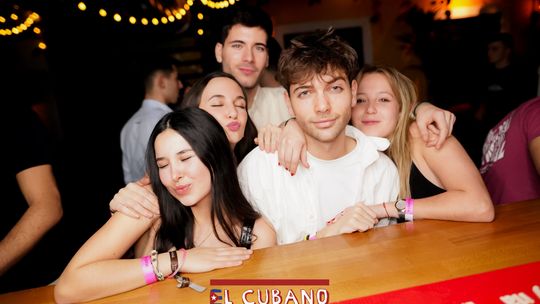 Viernes la Gozadera w Cubano