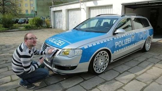 Volkswagen "POLIZEI" wystawiony na sprzedaż. Cena: 50 tys. zł