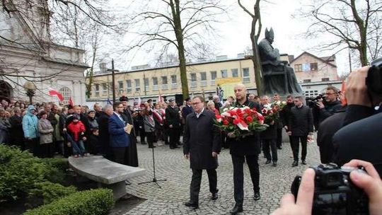 W Białej Podlaskiej ma stanąć pomnik Kaczyńskich. Gen. Błasik z ulicą lub rondem