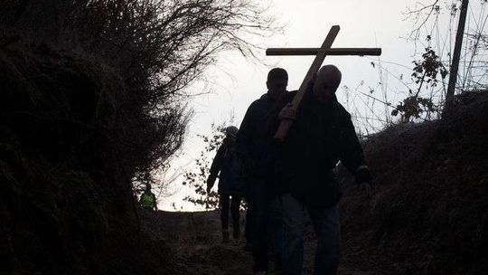 W błocie, nocą do Wąwolnicy. Jeszcze można się zapisać na Ekstremalną Drogę Krzyżową