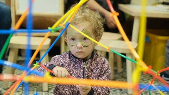 W centrum handlowym Skende dzieci miały co robić