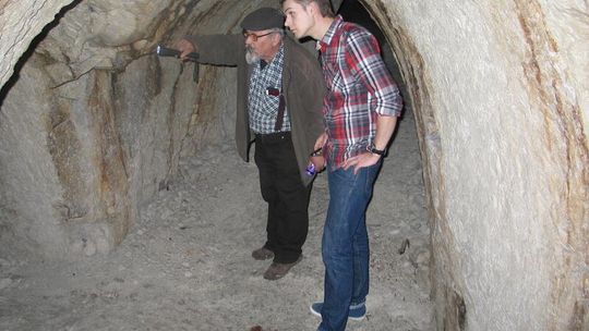 W czasie deszczu woda płynie do podziemi jak w studnię