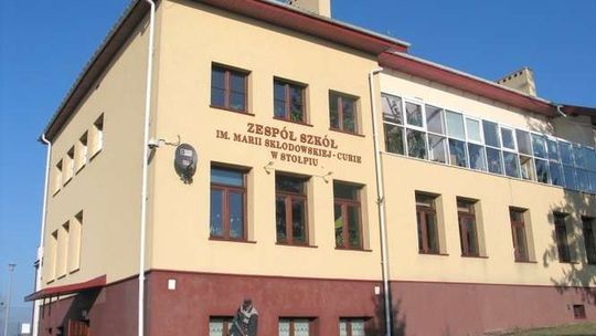 "W głowie burdel, w zeszycie burdel, i w burdelu skończysz". Dyrektor wróciła do szkoły