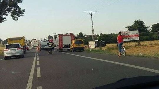 W iveco pękła opona. Utrudnienia drogowe na trasie Lublin-Kraśnik