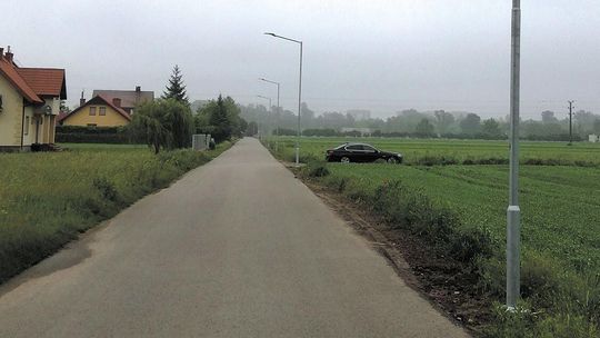 W Jaroszynie postawili nowe latarnie z energooszczędnymi lampami