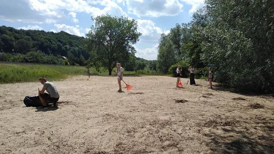 W Kazimierzu Dolnym powstaje plaża i boisko do siatkówki. Młodzież potrzebuje pomocy