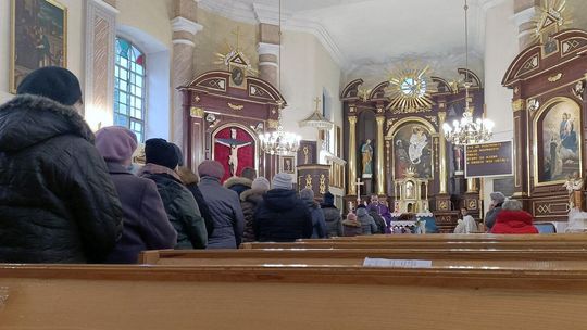 W kościele strefa wolna od reżimu sanitarnego. Proboszcz zapraszał "wszystkich bez maski, bez testu, bez paszportu”