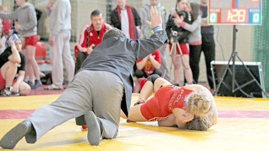 W Kraśniku odbyły się międzynarodowe mistrzostwa Polski kadetek i juniorek w zapasach