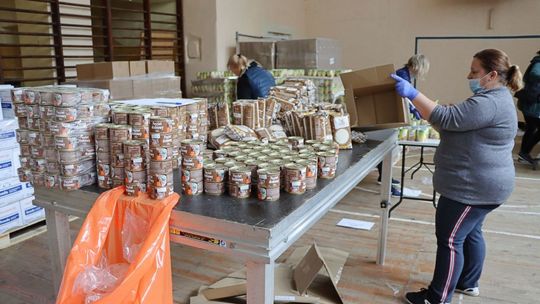 W Kraśniku rozdają jedzenie potrzebującym [Terminy]